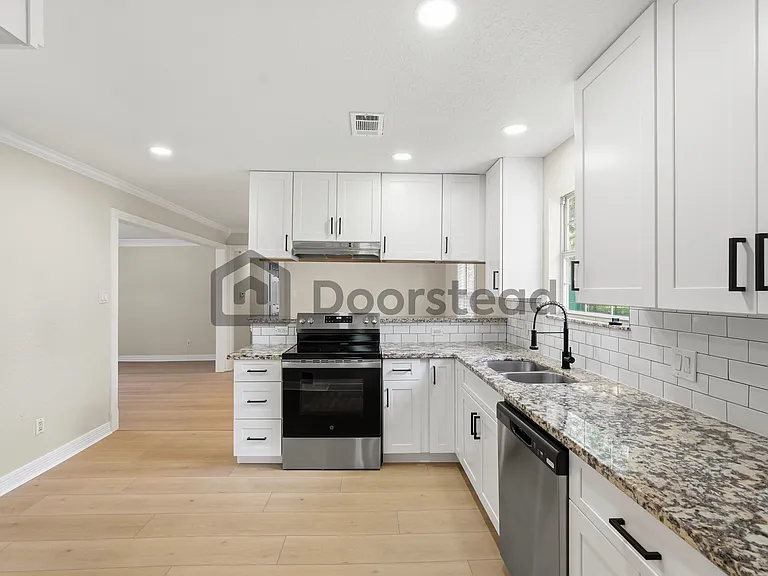 217 W Wilkins St — Photo 7