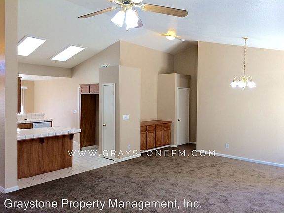 3rd image of 2058 Hastings Dr