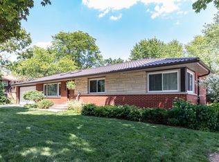 1507 Roslyn Rd, Schaumburg, IL 60193