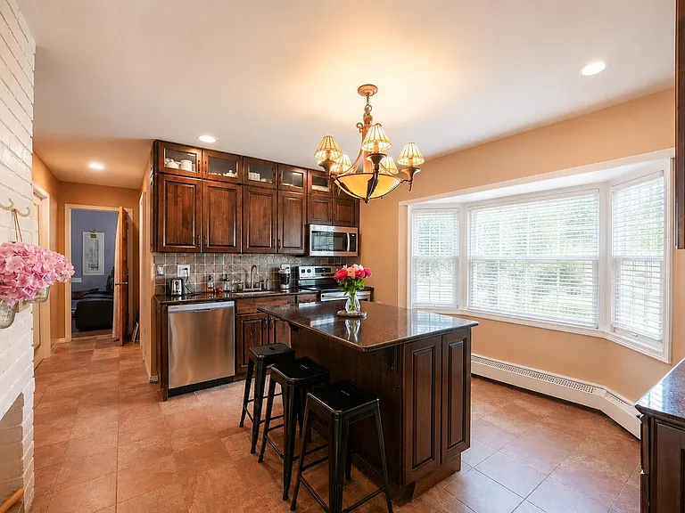 Cypress Ln W — Photo 6
