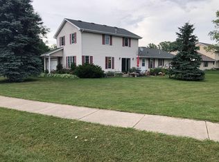 101 Desplaine Rd, De Pere, WI 54115