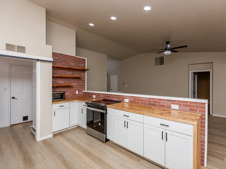 528 Park Ridge Ct — Photo 15