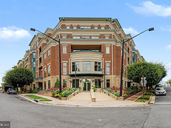 1450 Emerson Ave #203, McLean, VA 22102