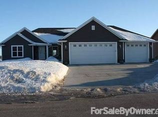 1330 Navigator Way, De Pere, WI 54115