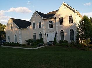 7 Revere Ct, Somers, NY 10589