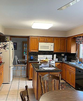 3rd image of 46673 Bently Dr