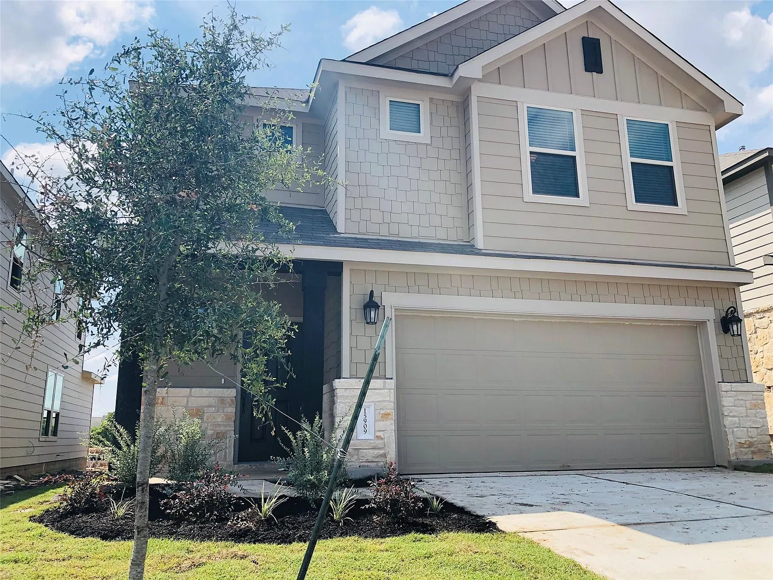 3 bed, 2.5 bath, 1846 sqft, $2,095 — Photo 1