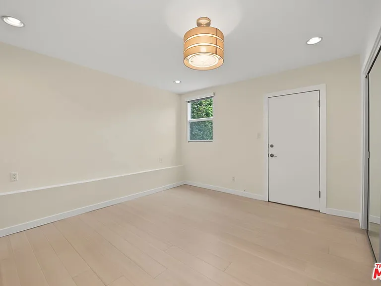 175 Barlock Ave — Photo 26