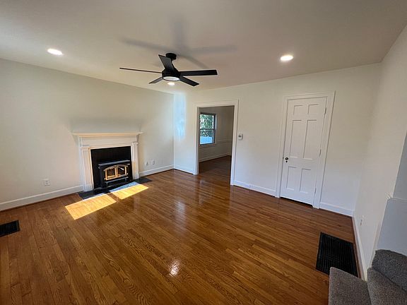 2nd image of 1821 Carolyn Dr #1
