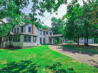 433 W Farms Rd, Farmingdale, NJ 07727