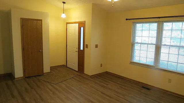 3 bed, 2.5 bath, 1750 sqft, $1,950 — Photo 2