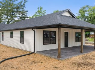 615 W Cherry St, Scottsburg, IN 47170