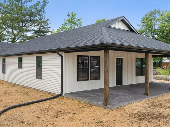 615 W Cherry St, Scottsburg, IN 47170