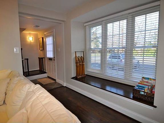 Unique Bay Window and Sea