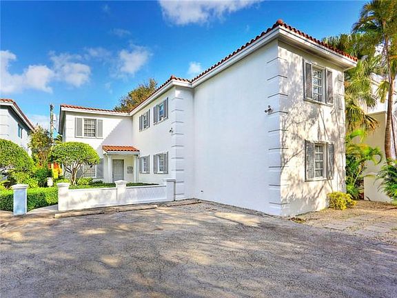 2nd image of 1175 Campo Sano Ave