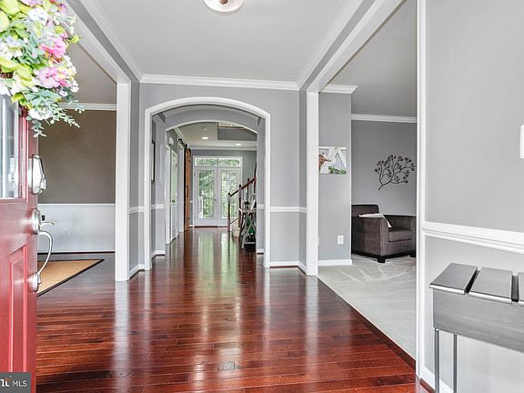 5th image of 7397 Lake Willow Ct