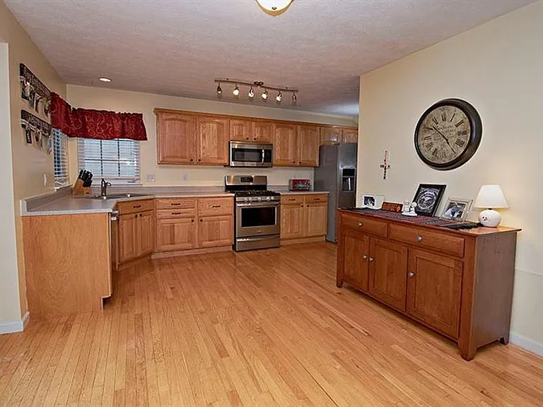 618 Village Green Blvd E — Photo 2