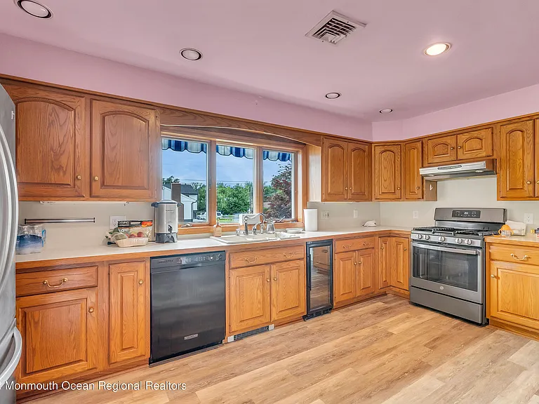 11 Elm Ave — Photo 6