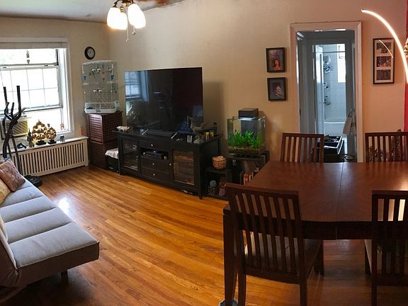3rd image of 3069 Hobart St APT 3P