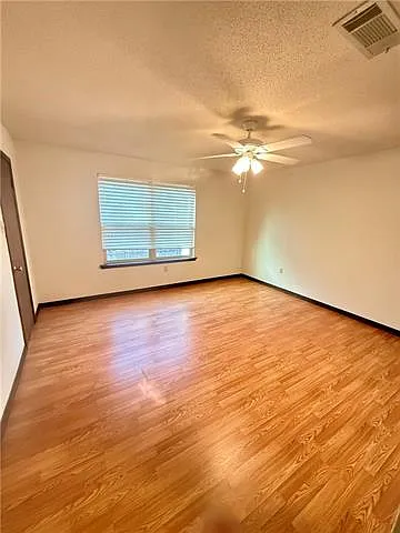 704 Heavens Dr #C — Photo 8