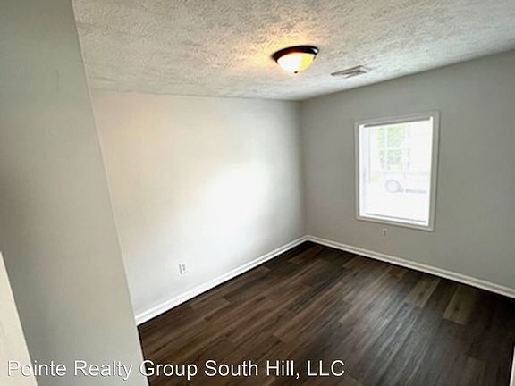 4th image of 407 Brook Ave