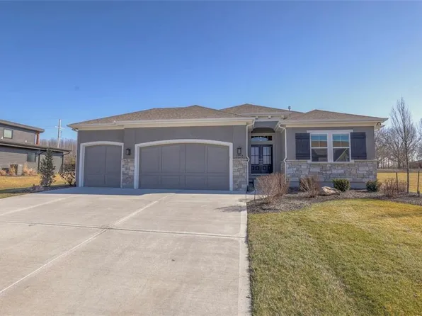 16065 Stearns St, Overland Park, KS 66221