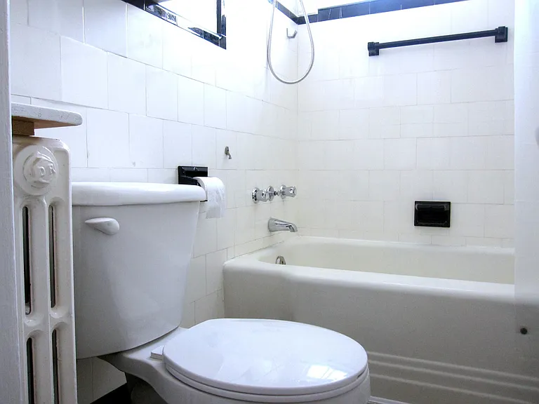 16 Church St E #9 — Photo 9