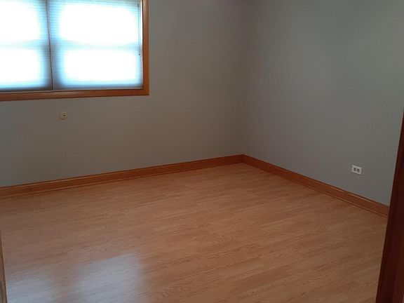 4th image of 271 Wayne Ct APT 1