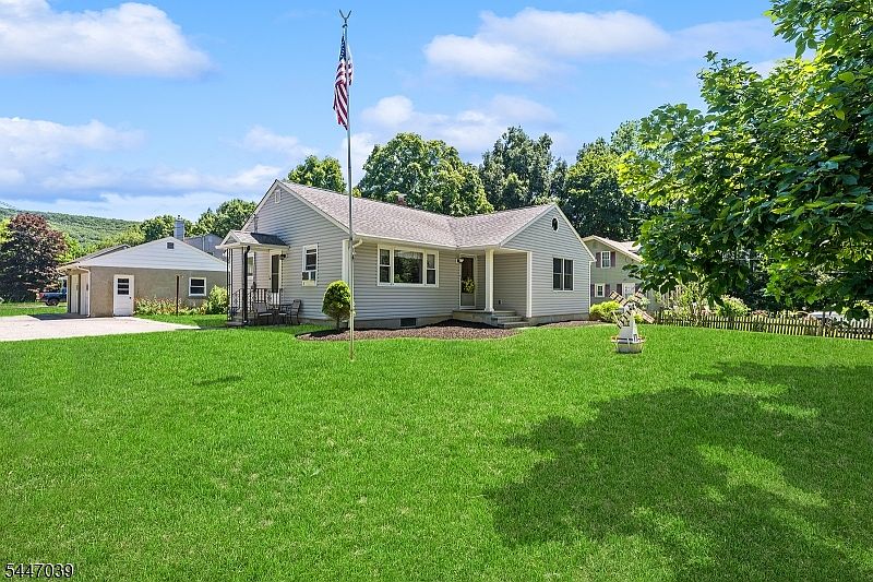 1st image of 162 Cozy Lake Rd