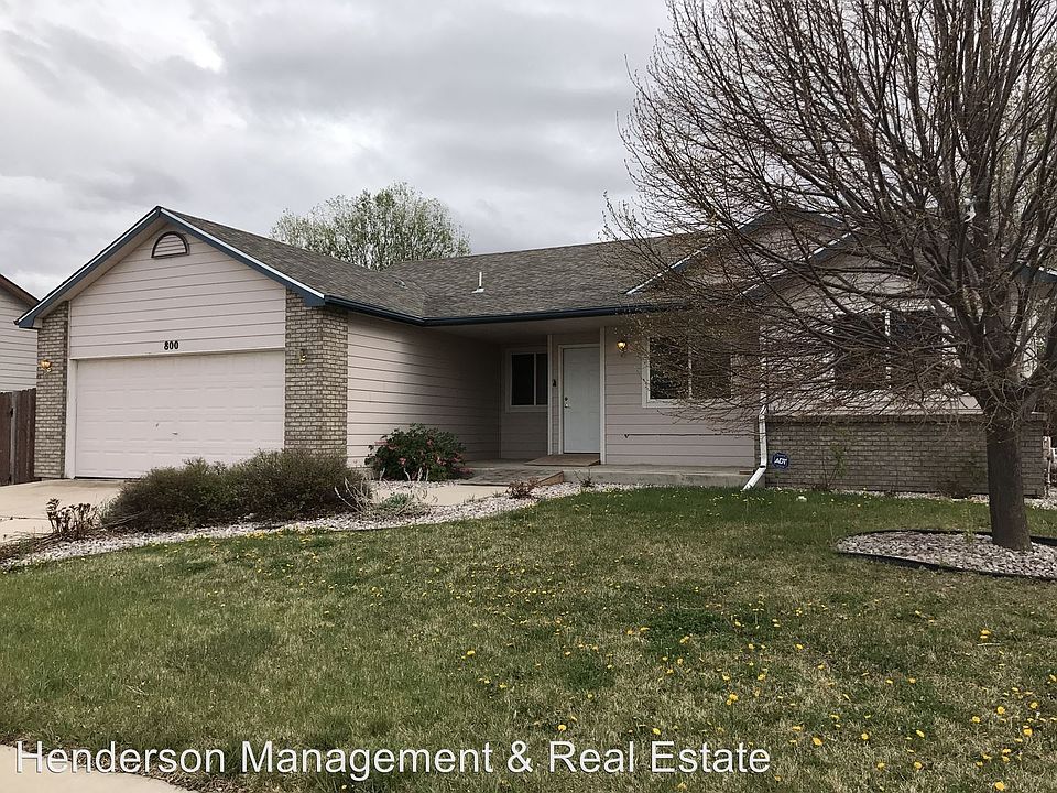 2nd image of 800 E 3rd St