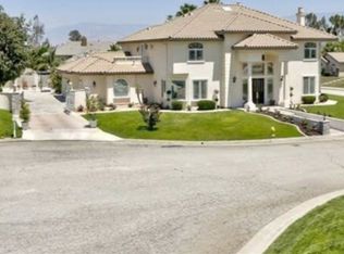 674 Chaucer Ct, Redlands, CA 92374