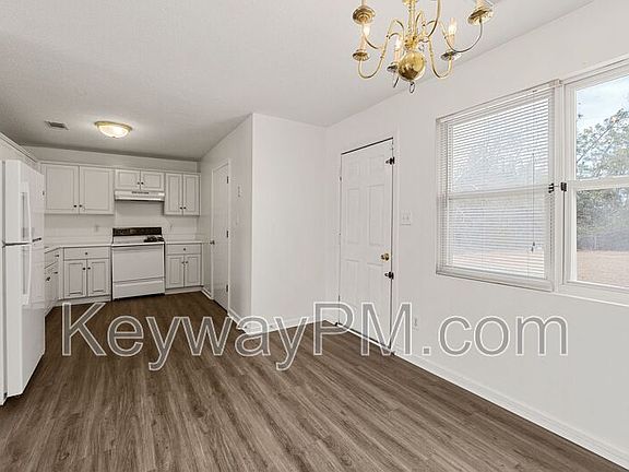5th image of 2807 Crosscreek Rd