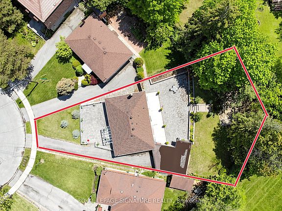 2nd image of 38 Lingarde Dr