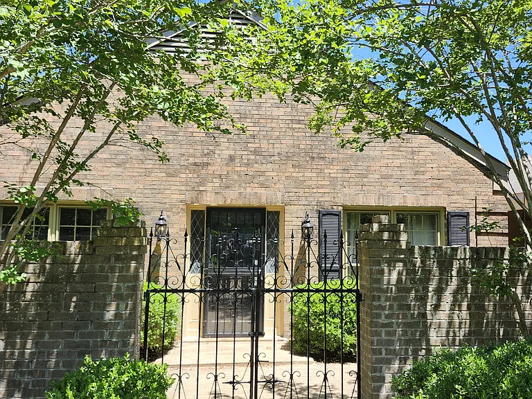 2983 Old Farm Rd — Photo 2