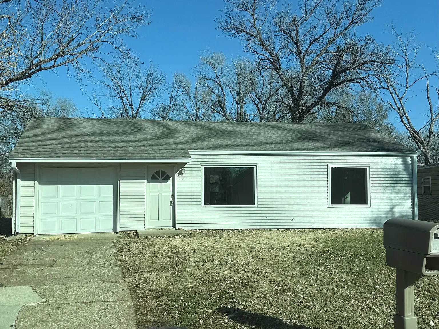 2 bed, 768 sqft, $1,050 — Photo 1