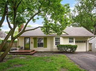 5005 Sycamore Dr, Roeland Park, KS 66205