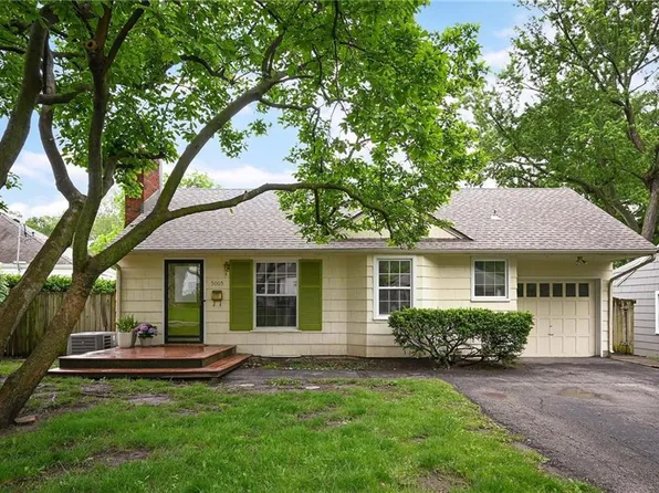 5005 Sycamore Dr, Roeland Park, KS 66205