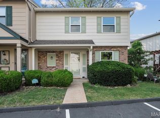 13394 Hiddengarden Ct, Ballwin, MO 63021