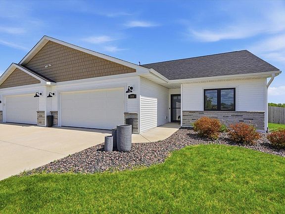 3rd image of 588 Stonewood Ct
