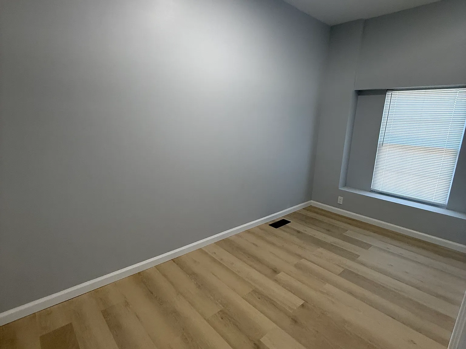 1 bed, 800 sqft, $1,100 — Photo 2