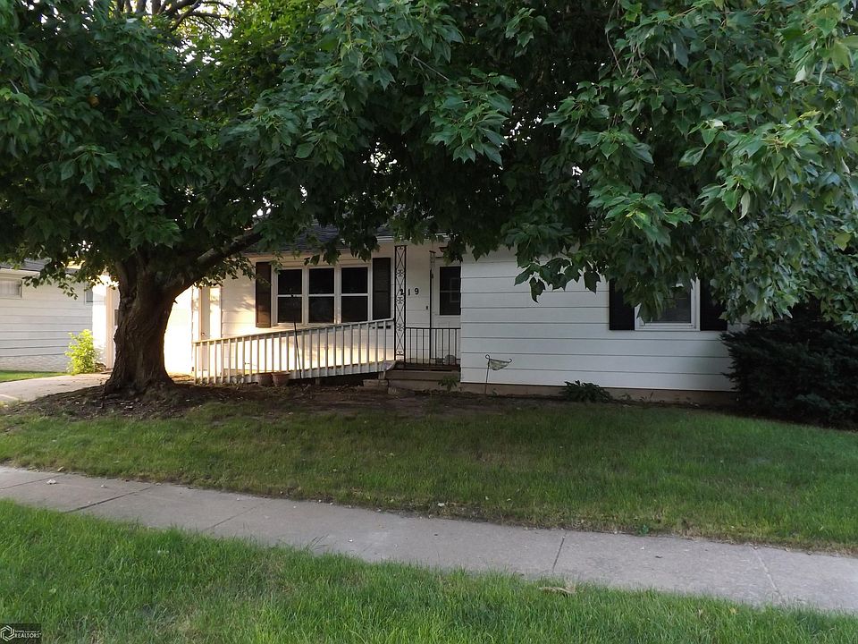 1st image of 219 W Oak St