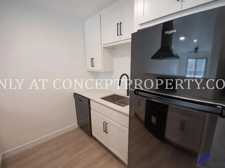 Avenue View Apartments — Photo 45