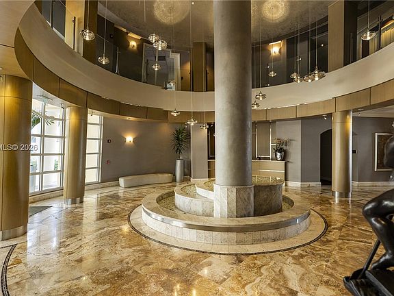 2nd image of 808 Brickell Key Dr APT 404