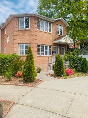 1st image of 217 106th Ave