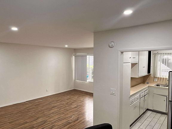3rd image of 1343 N Sierra Bonita Ave #6-01