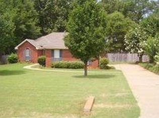 165 Twin Oaks Ln, Wetumpka, AL 36093