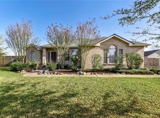 113 Guadalupe Dr, Hutto, TX 78634