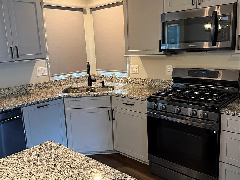 4345 Frontenac Dr — Photo 11