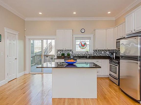 3rd image of 7 Dalrymple St #3