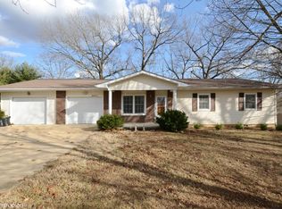 2904 Paula Dr, West Plains, MO 65775